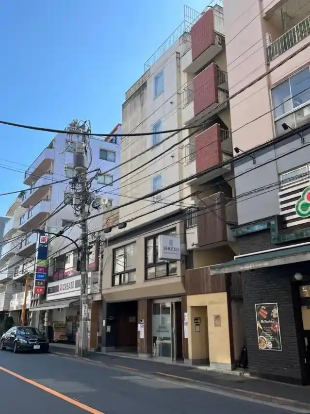 로데스 카구라자카 호텔